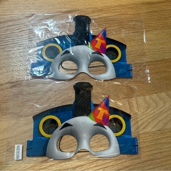 Thomas the Tank Engine Eye Mask Bundle Kids Dress Up NEW - Picture 1 of 2